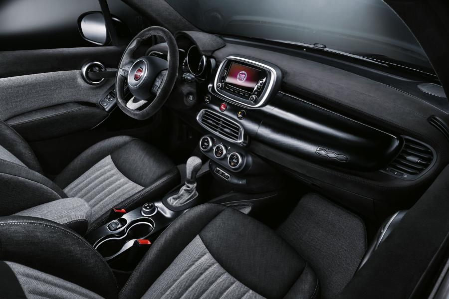  Fiat 500X Black Tie 2015 года  (фото 6 из 7)